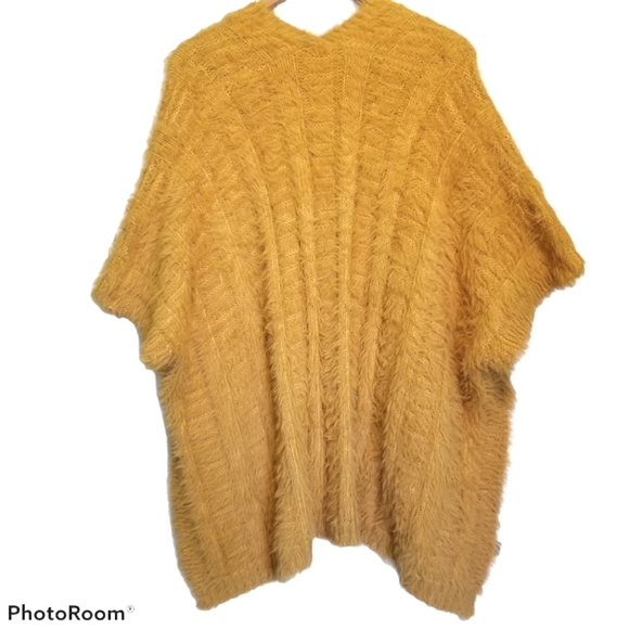 Look By M Fuzzy Poncho Open Cardigan Sweater - Picture 2 of 7